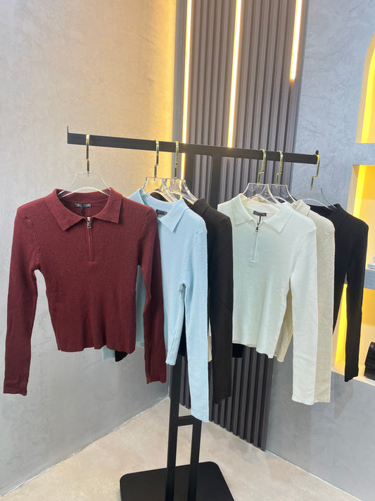Soft Wool Top With Zippper