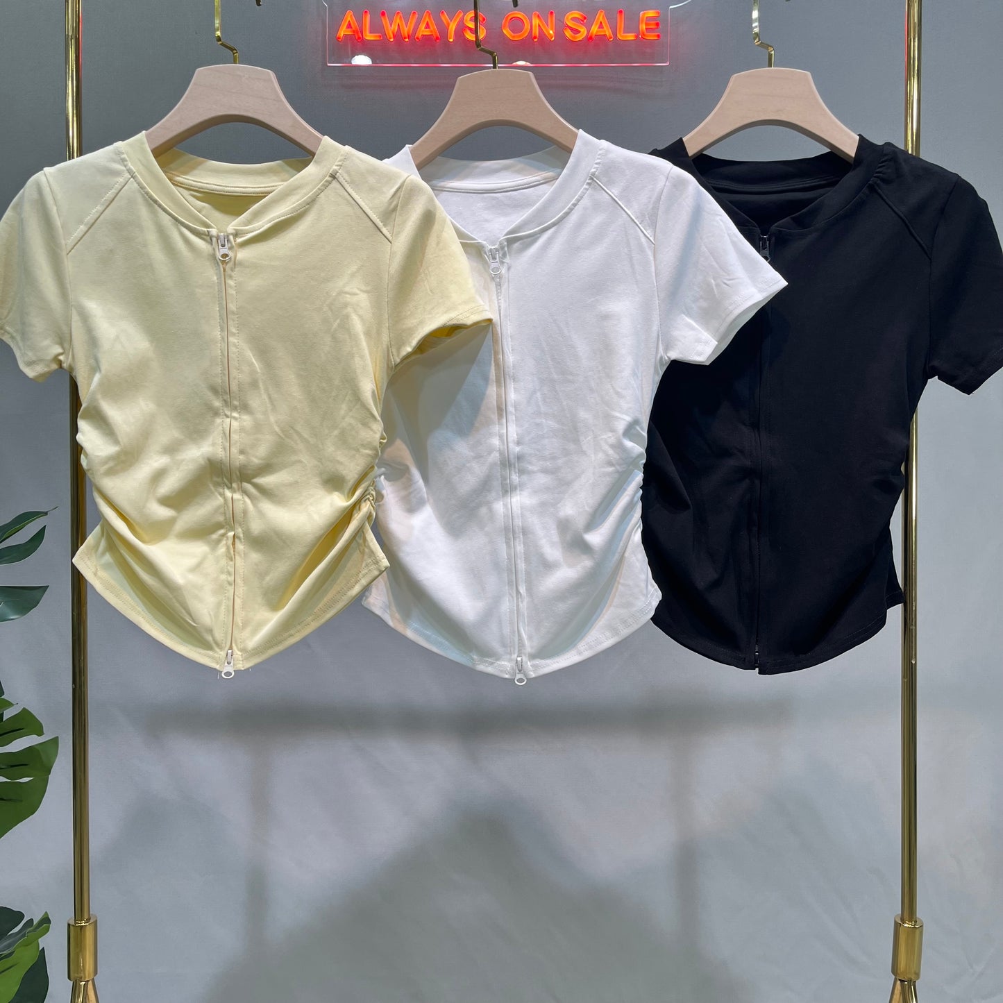 Tshirt with zipper